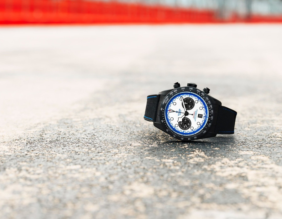 BLACK BAY CHRONO “CARBON 25”